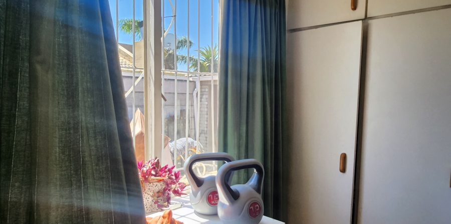 2 Bedroom Property for Sale in Bonnie Brae Western Cape